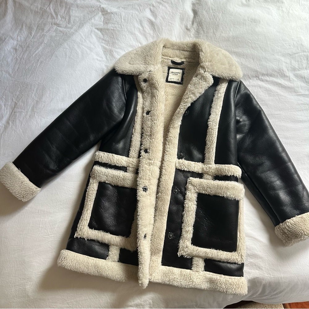 Abercrombie & Fitch Faux Leather and Fur Shearling Jacket Size Medium - Picture 6 of 12
